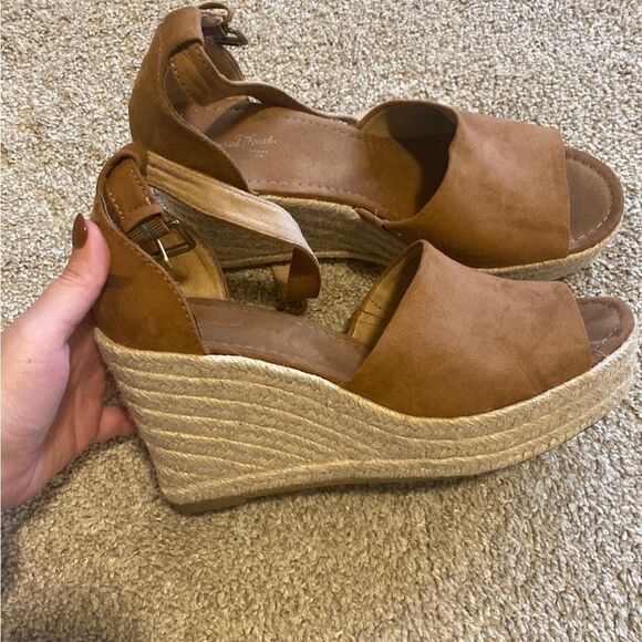 Universal Thread Shoes - Universal Thread Brown Wedged Sandals Size 9